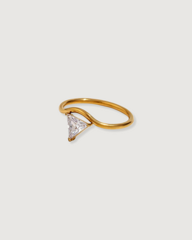 TRIANGLE TRILLION CUT ZIRCONIA RING 18K GOLD PVD - STUDIO JO STORE